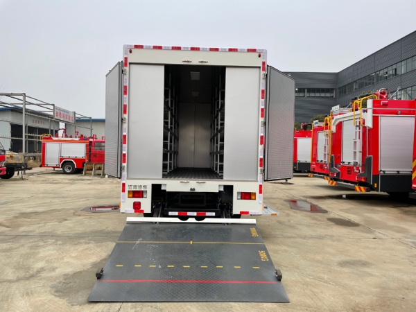 慶鈴裝備車