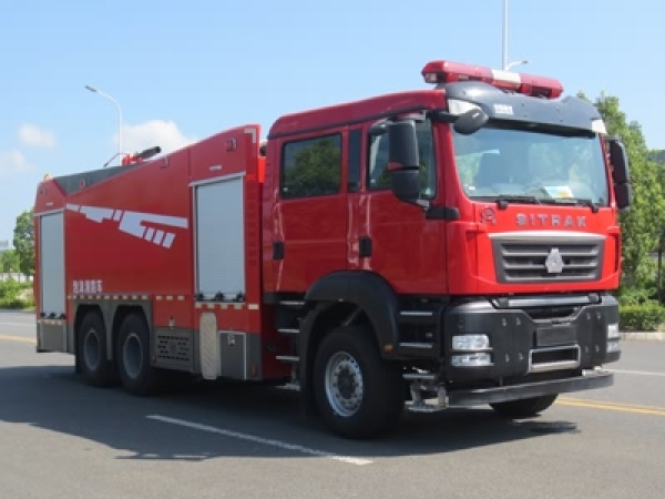 汕德卡12.8噸泡沫消防車