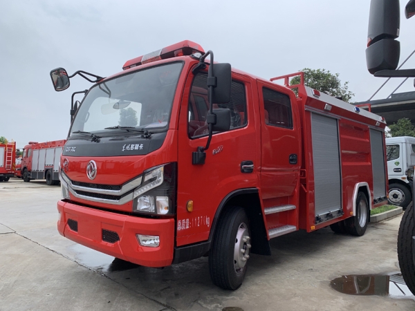 東風(fēng)5噸泡沫消防車