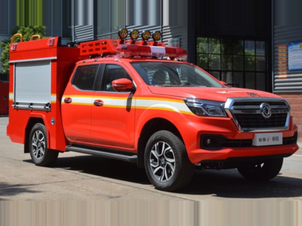 鄭州日產(chǎn)器材消防車(chē)