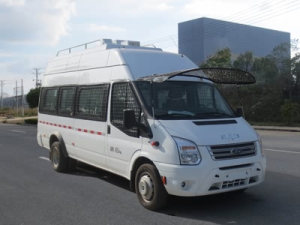 江鈴10-12座運兵車