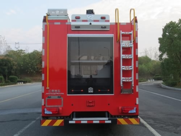 德國(guó)曼6.7噸泡沫消防車(chē)
